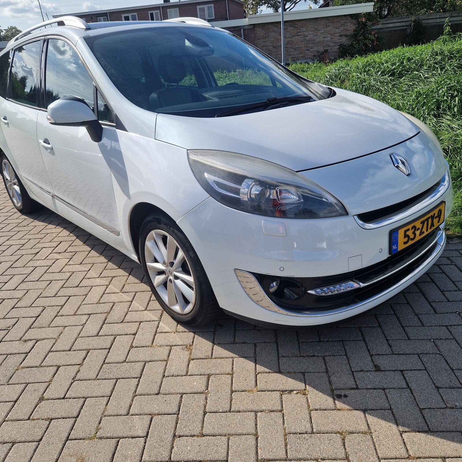 Renault Grand Scenic 2.0 16V 103KW CVT 7P 2013 Wit, Auto's, Automaat, 4 cilinders, Wit, Origineel Nederlands
