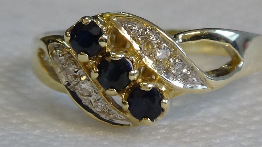 gouden vintage ring met edelstenen, Sieraden, Tassen en Uiterlijk, Ringen, Ophalen, Gebruikt, 17 tot 18, Met edelsteen