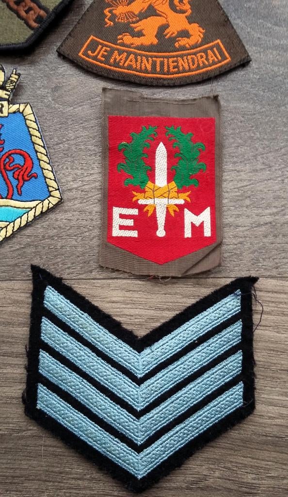 Partij Oude Emblemen Soldaat Militair Luchtmacht Landmacht, Verzamelen, Nvt., Overige gebieden, Overige soorten, Ophalen of Verzenden