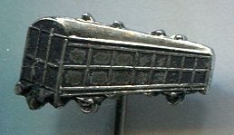 Gesloten wagon zilverkleurig trein speldje ( J_007a), Verzenden, Nieuw, Transport, Speldje of Pin