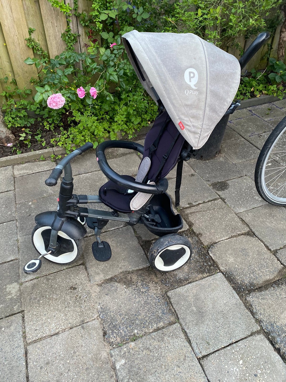 Qplay driewieler met duwstang, Ophalen of Verzenden, Duwstang