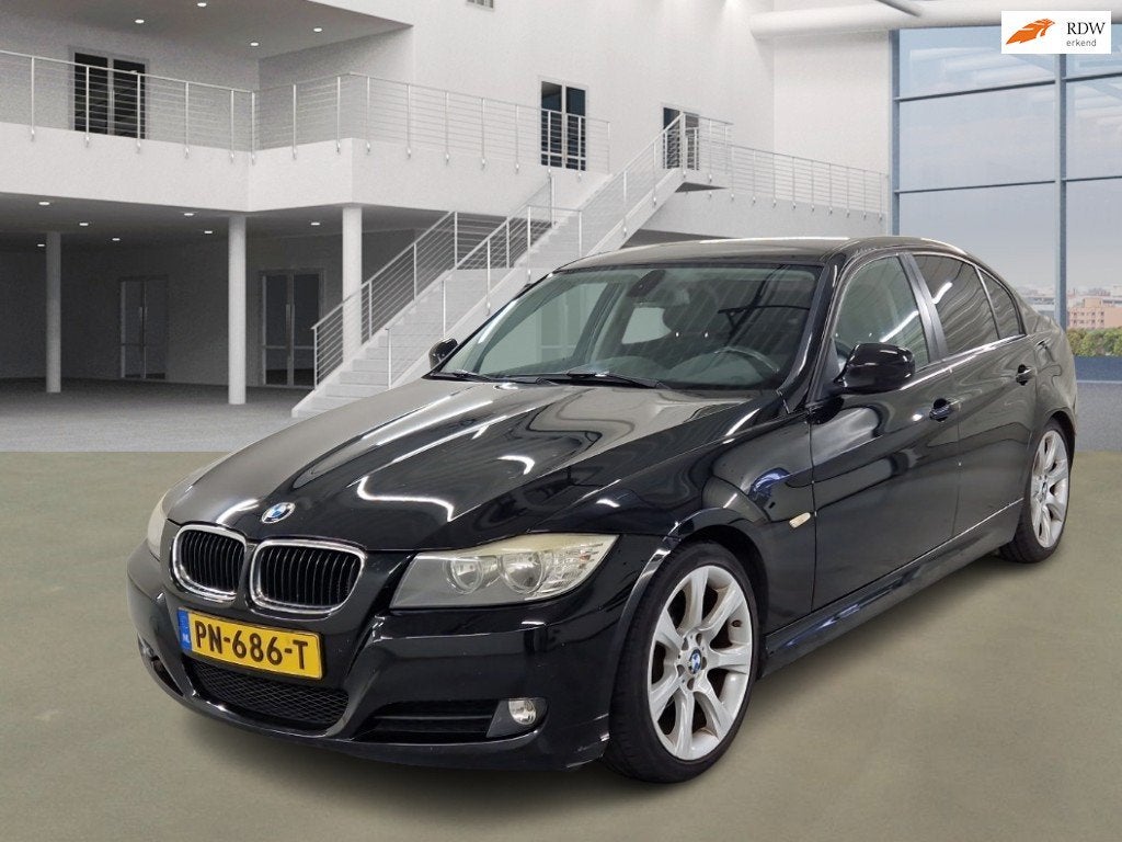 BMW 3-serie 318i Business Line NAVI PSENSOR CRUISE 2 X SLEUT, Auto's, Euro 5, Achterwielaandrijving, Zwart, Bedrijf