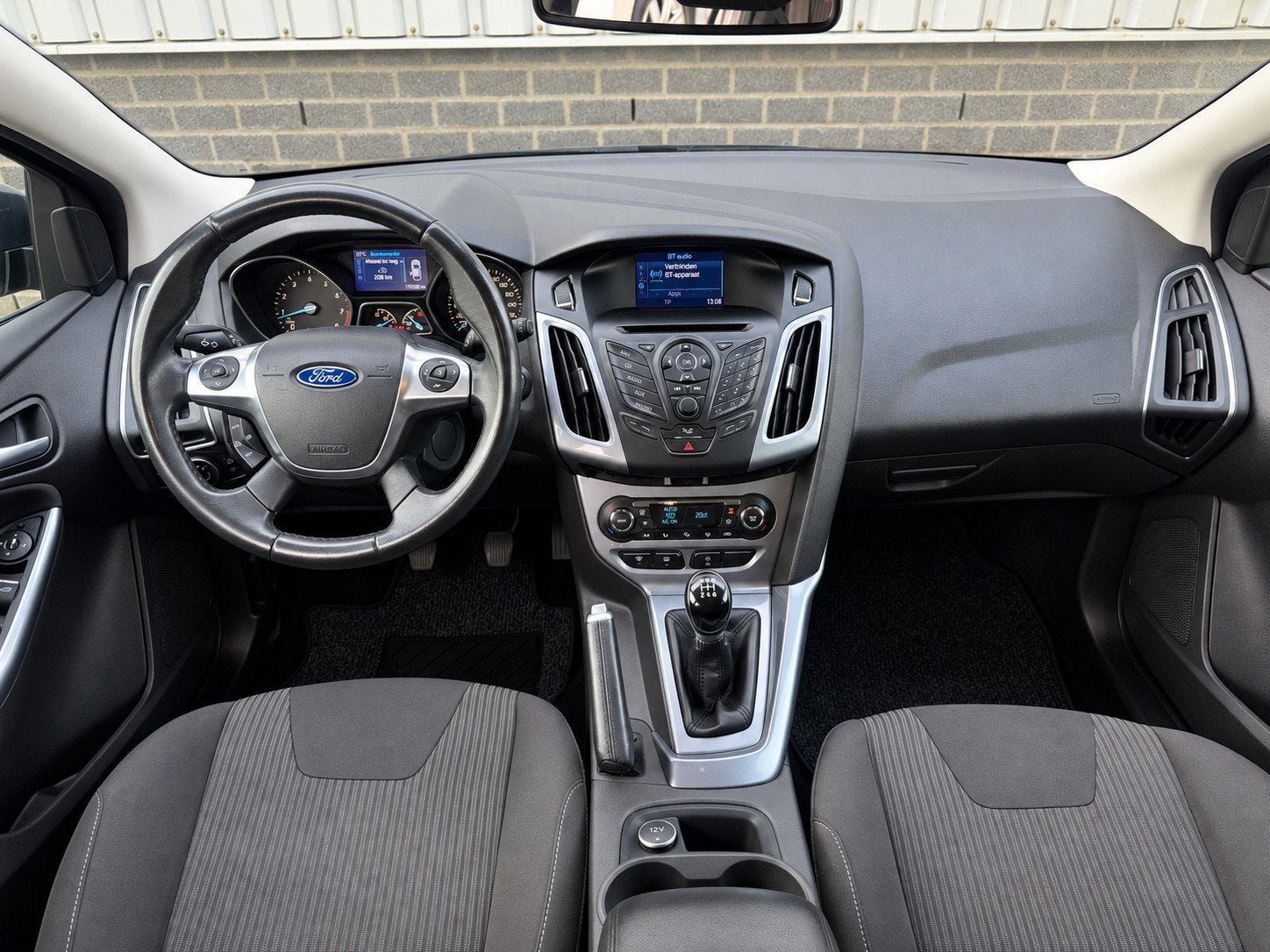 Ford Focus 1.0 EcoBoost Titanium |Navi|CruiseCtrl|Airco|Keyl, Auto's, Euro 5, Gebruikt, Zwart, Bruin