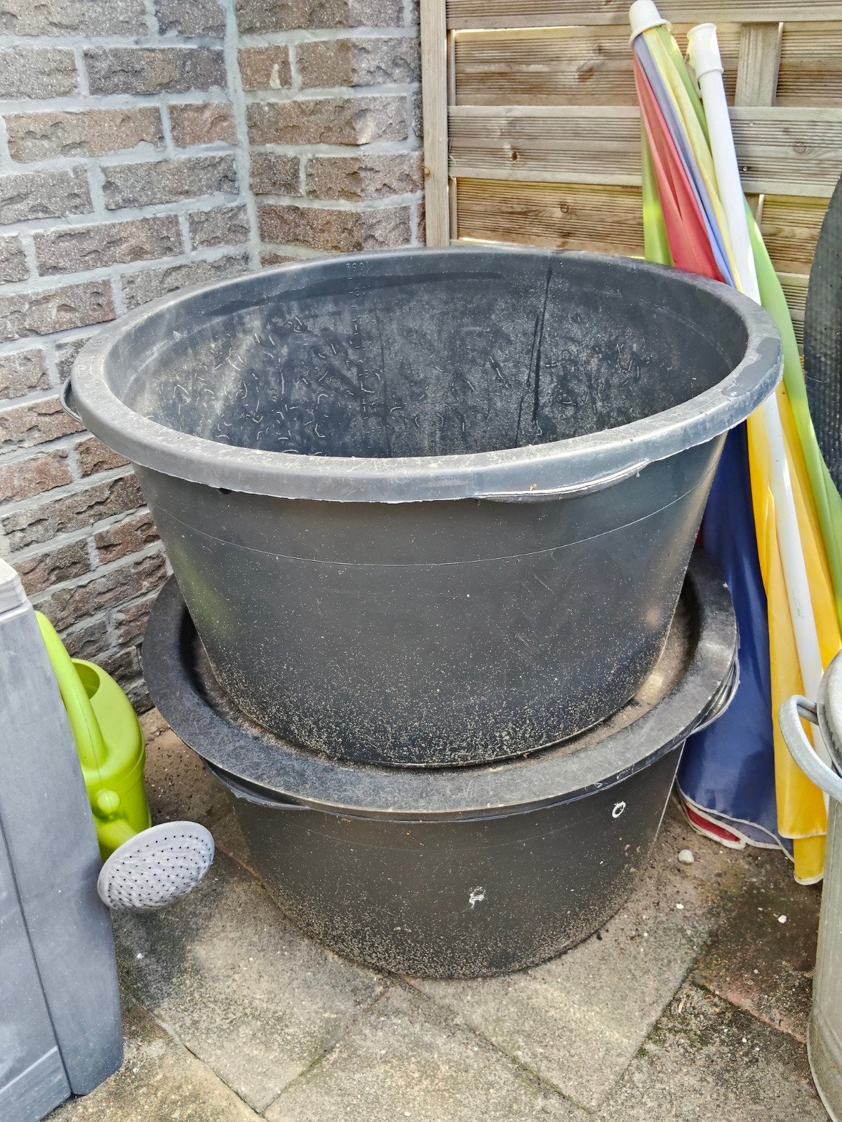 2 keer Fontijn bakken met deksel. eventueel met pomp., Tuin en Terras, Ophalen of Verzenden, Rond, Kunststof, Tuin
