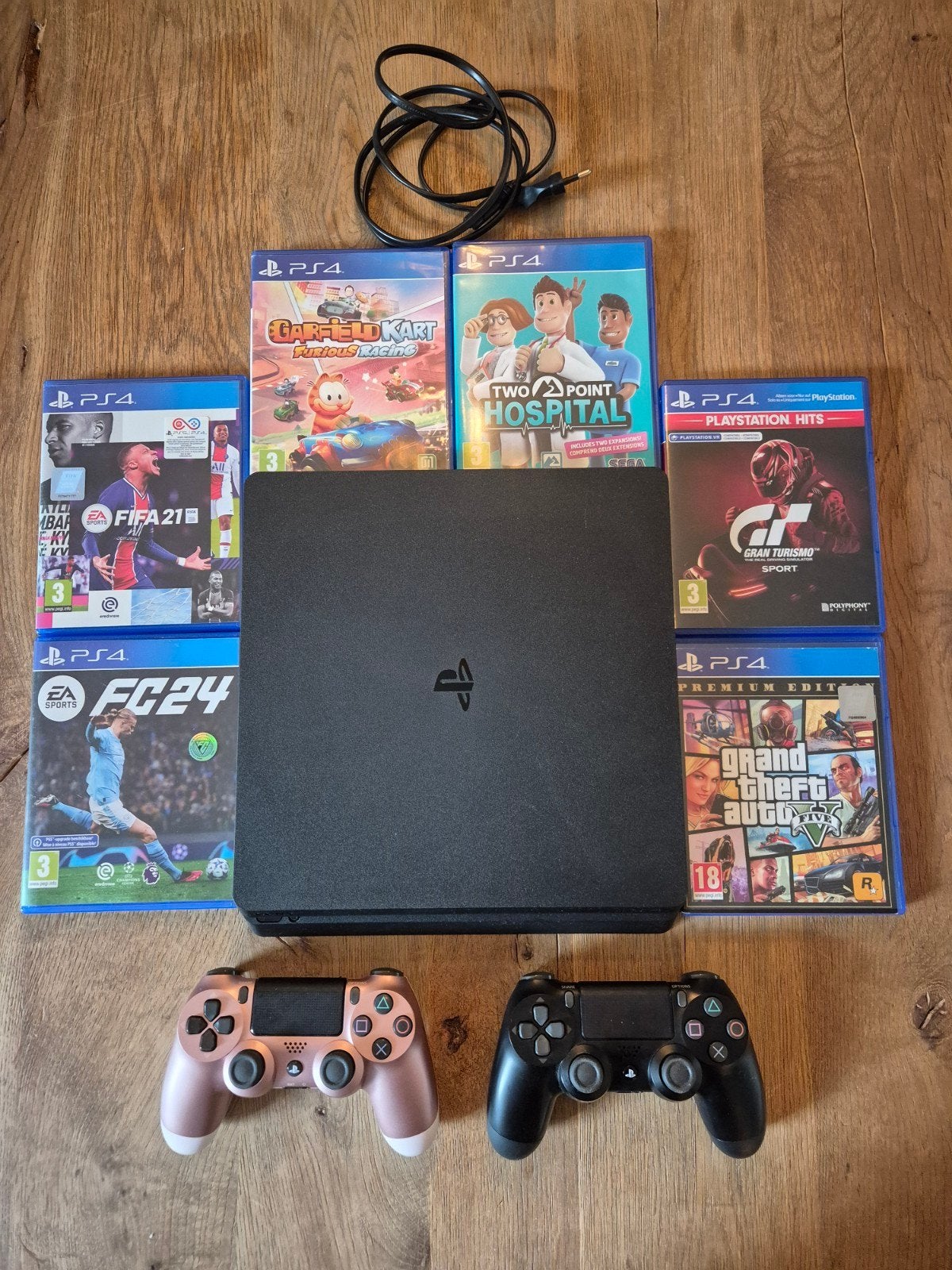PS4 Slim met 2 controllers en 6 spellen, Spelcomputers en Games, Spelcomputers | Sony PlayStation 4, Ophalen, Met games, Met 2 controllers