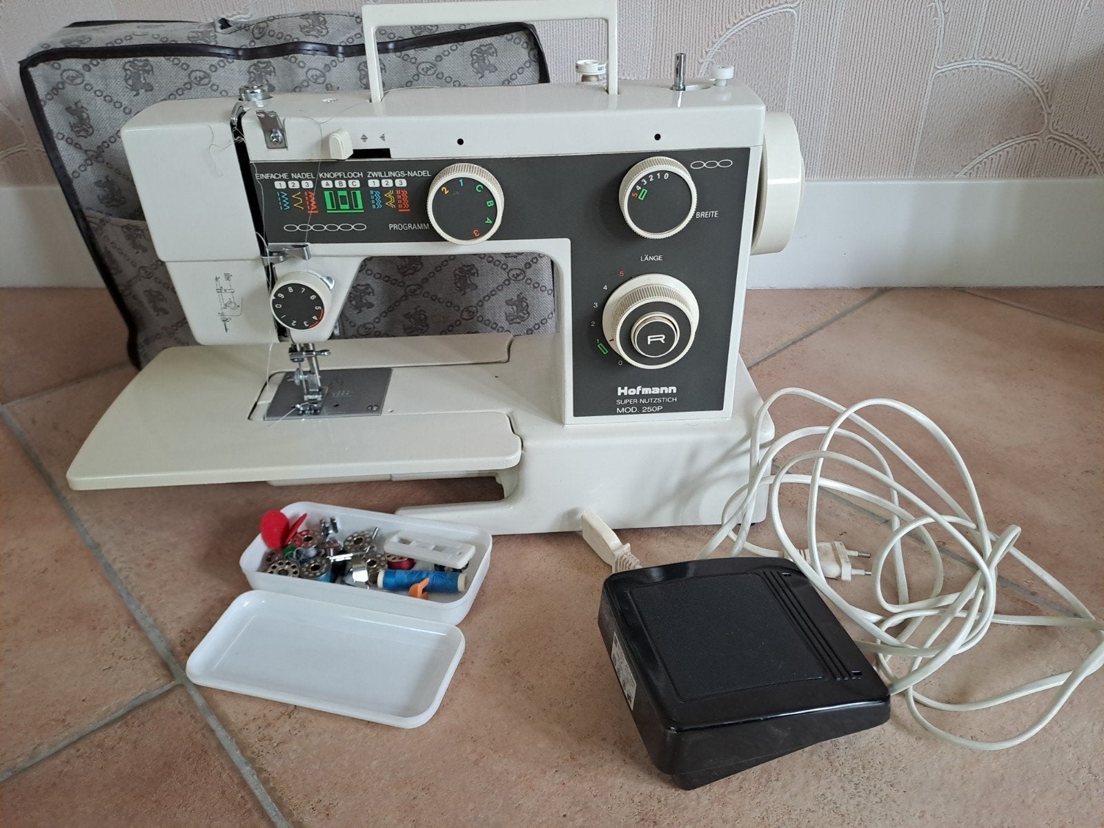 Hofmann Super Nutzstich 250P Naaimachine met accessoires, Ophalen, Gebruikt, Naaimachine, Overige merken