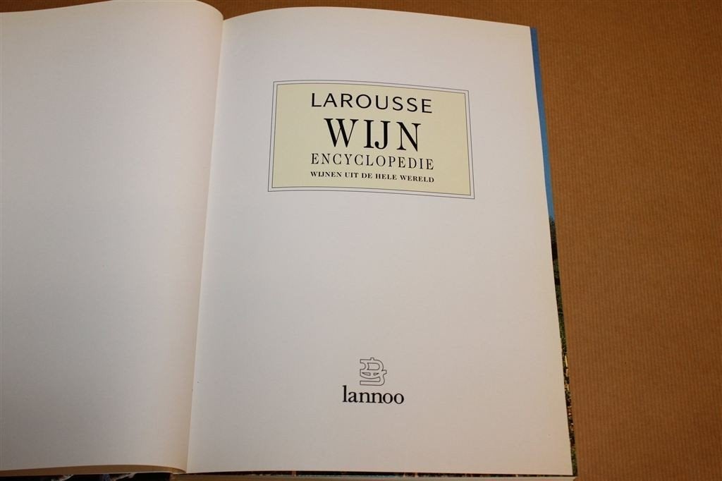 Larousse Wijn Encyclopedie — 608 pag, Groot Formaat, Ophalen of Verzenden, Gelezen, Frankrijk