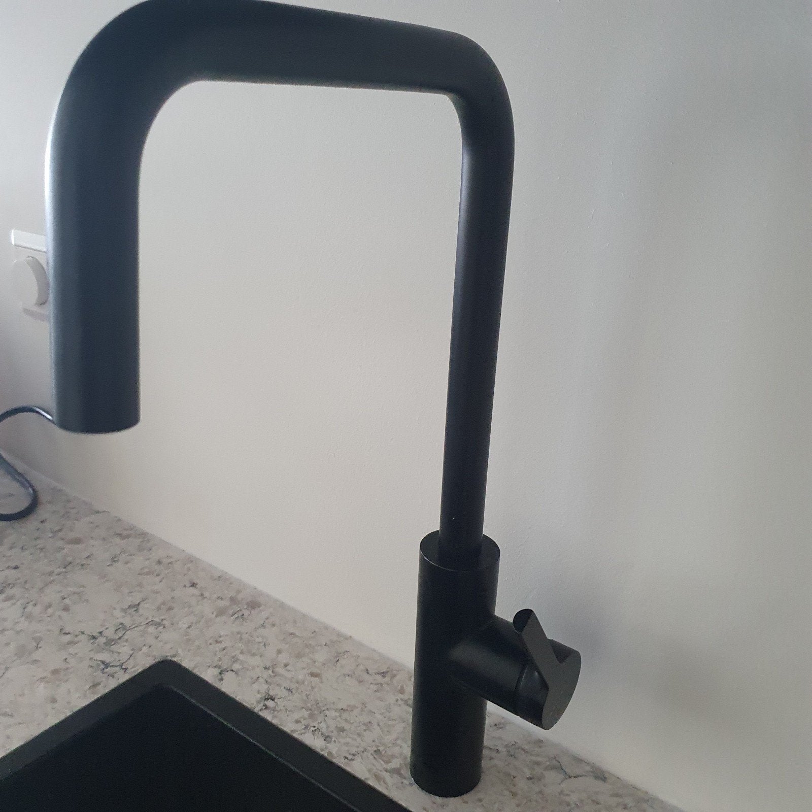 Zwarte design Caressi kraan, Huis en Inrichting, Keuken | Keukenelementen, Ophalen, Minder dan 25 cm, Minder dan 50 cm, Minder dan 100 cm