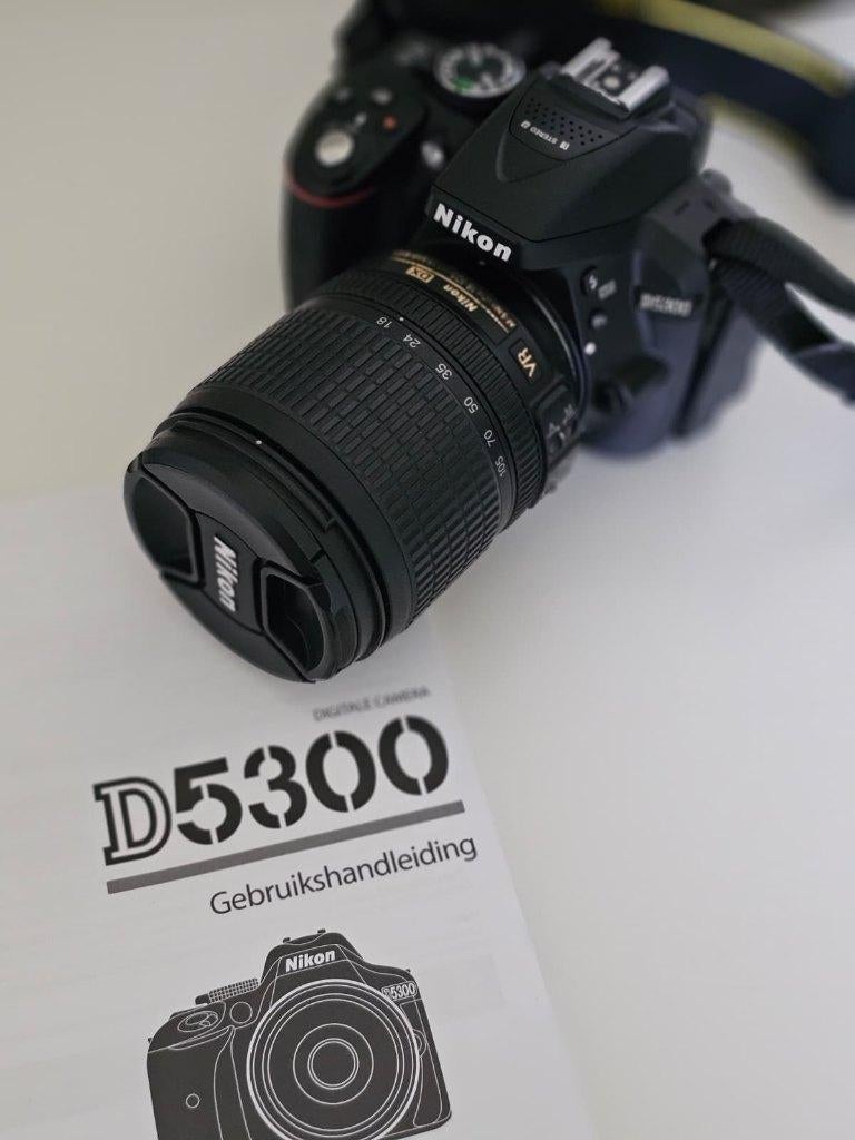 Nikon D5300 met diversen lenzen, Ophalen, Spiegelreflex, Zo goed als nieuw, Nikon