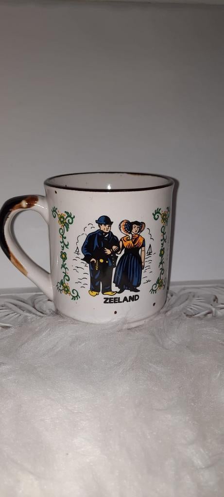 Vintage Souvenirs mok Zeeland., Antiek en Kunst, Antiek | Keramiek en Aardewerk, Ophalen of Verzenden