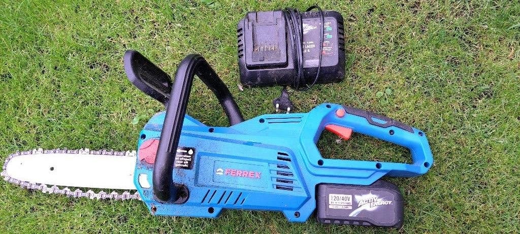Ferrex accu kettingzaag met acculader, Overige merken, Minder dan 30 mm, Gebruikt, Verzenden