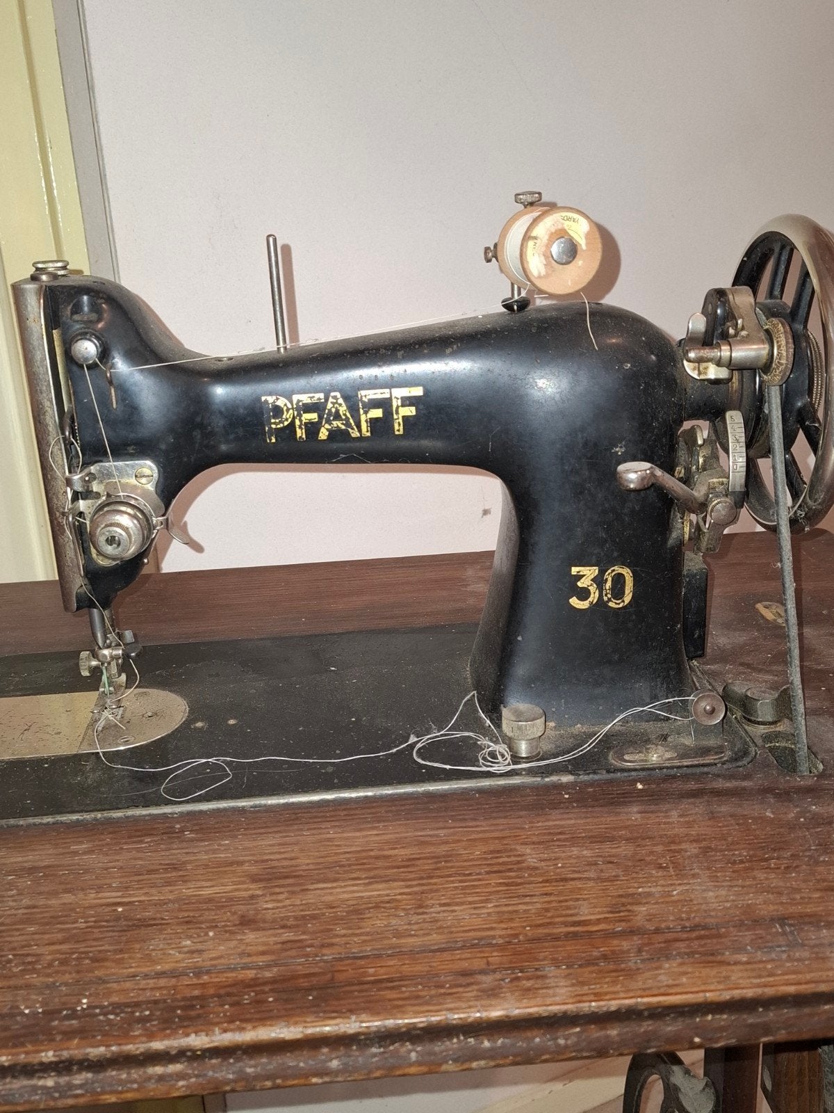 oude trap naaimachine, Antiek en Kunst, Antiek | Naaimachines, Ophalen