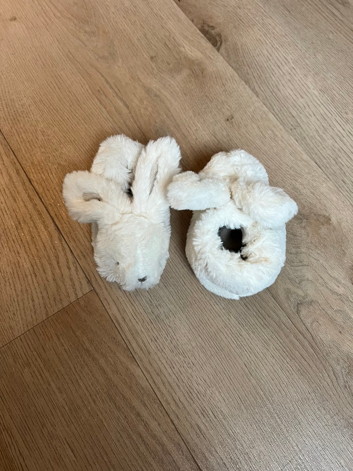 Slofjes konijn unisex 0-6 maanden, Kinderen en Baby's, Ophalen of Verzenden, Zo goed als nieuw, Jongetje of Meisje, Slofjes