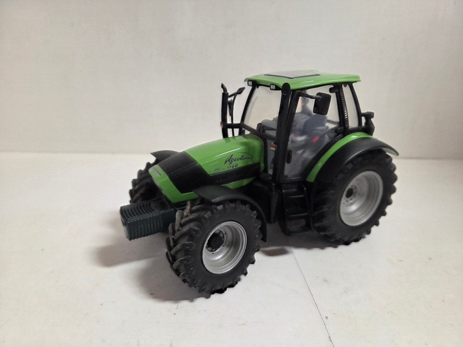Universal Hobbies Deutz Agrotron 1160 1:32, ., Tractor of Landbouw, Ophalen of Verzenden, Zo goed als nieuw
