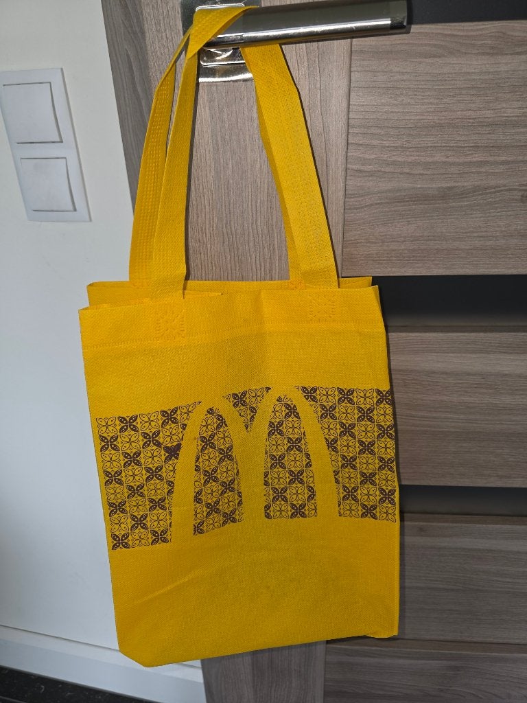 Mcdonald's stoffen tasje collectors item Azie bijna gratis, Verzamelen, Ophalen of Verzenden, Nieuw, Verpakking