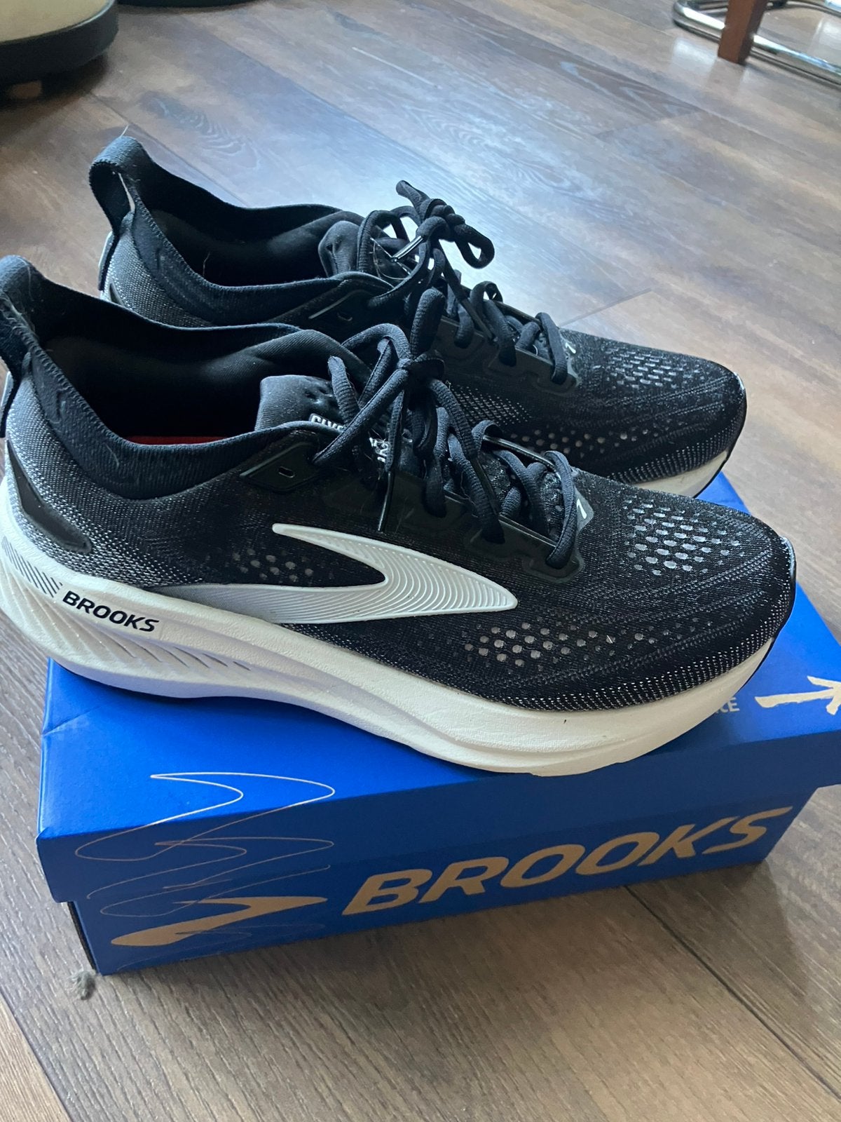Nieuwe Brooks hardloopschoenen maat 42, Sport en Fitness, Loopsport en Atletiek, Overige merken, Hardloopschoenen, Ophalen of Verzenden