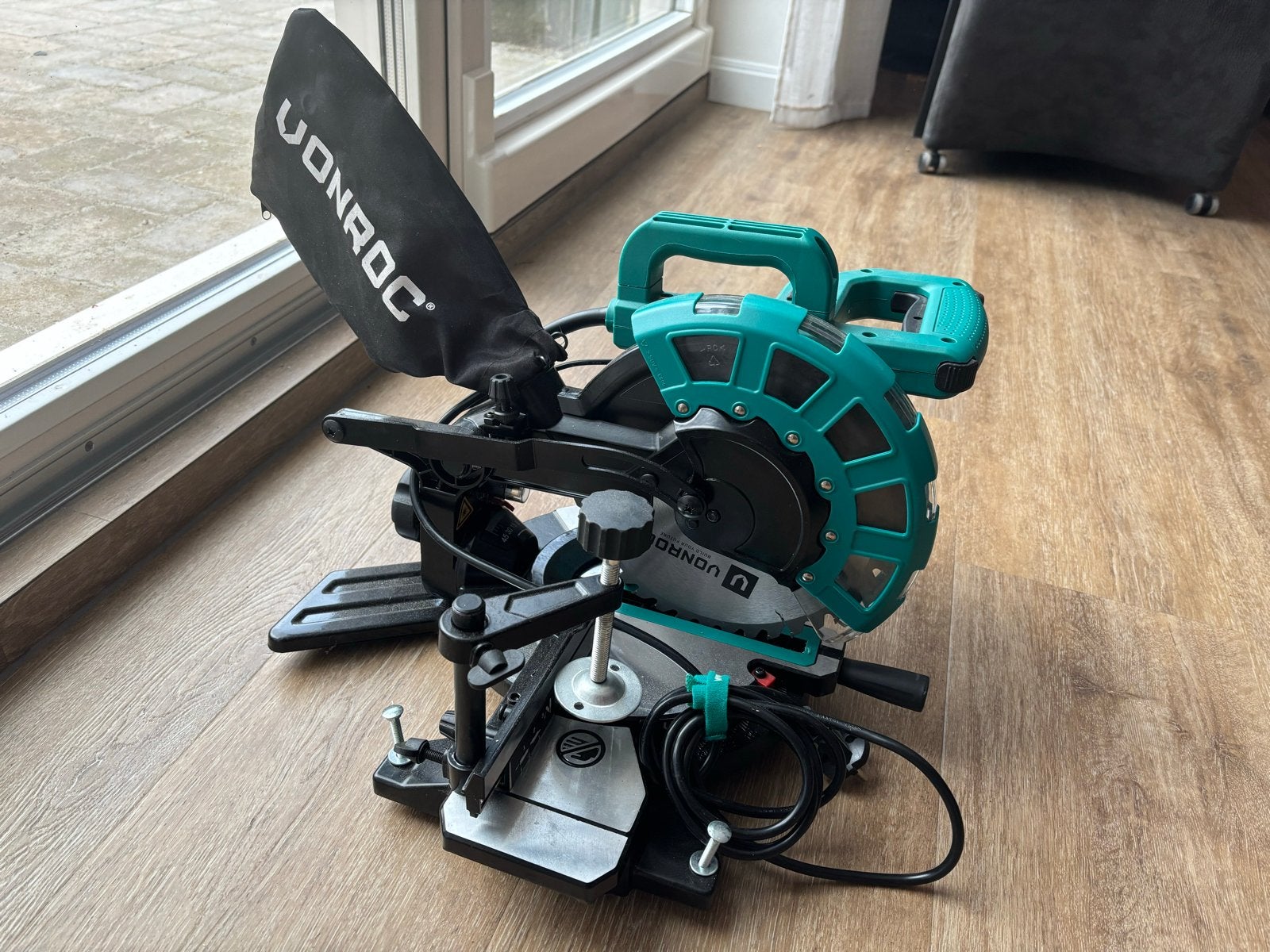 VONROC Afkortzaag MS503AC - 1400W, Doe-het-zelf en Verbouw, Ophalen, 70 mm of meer, Nieuw, Afkortzaag