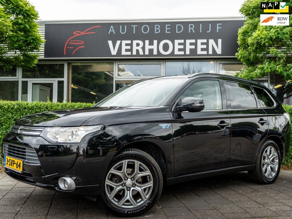 Mitsubishi Outlander 2.0 PHEV Instyle - PANORAMADAK - XENON, Auto's, Mitsubishi, Zwart, 4 cilinders, Zwart, Vierwielaandrijving