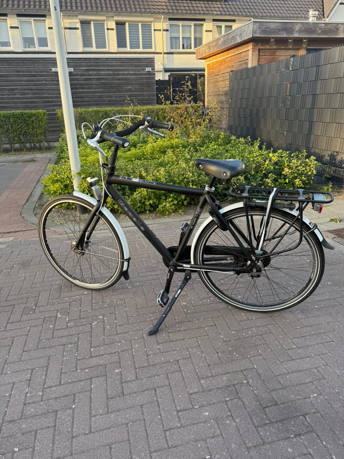 Zwarte Gazelle herenfiets met versnellingen, Fietsen en Brommers, Fietsen | Heren | Herenfietsen, Ophalen, Versnellingen, Zo goed als nieuw