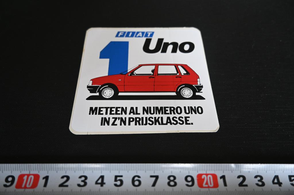 sticker FIAT Uno meteen al numero uno in z'n prijsklasse, Ophalen, Zo goed als nieuw
