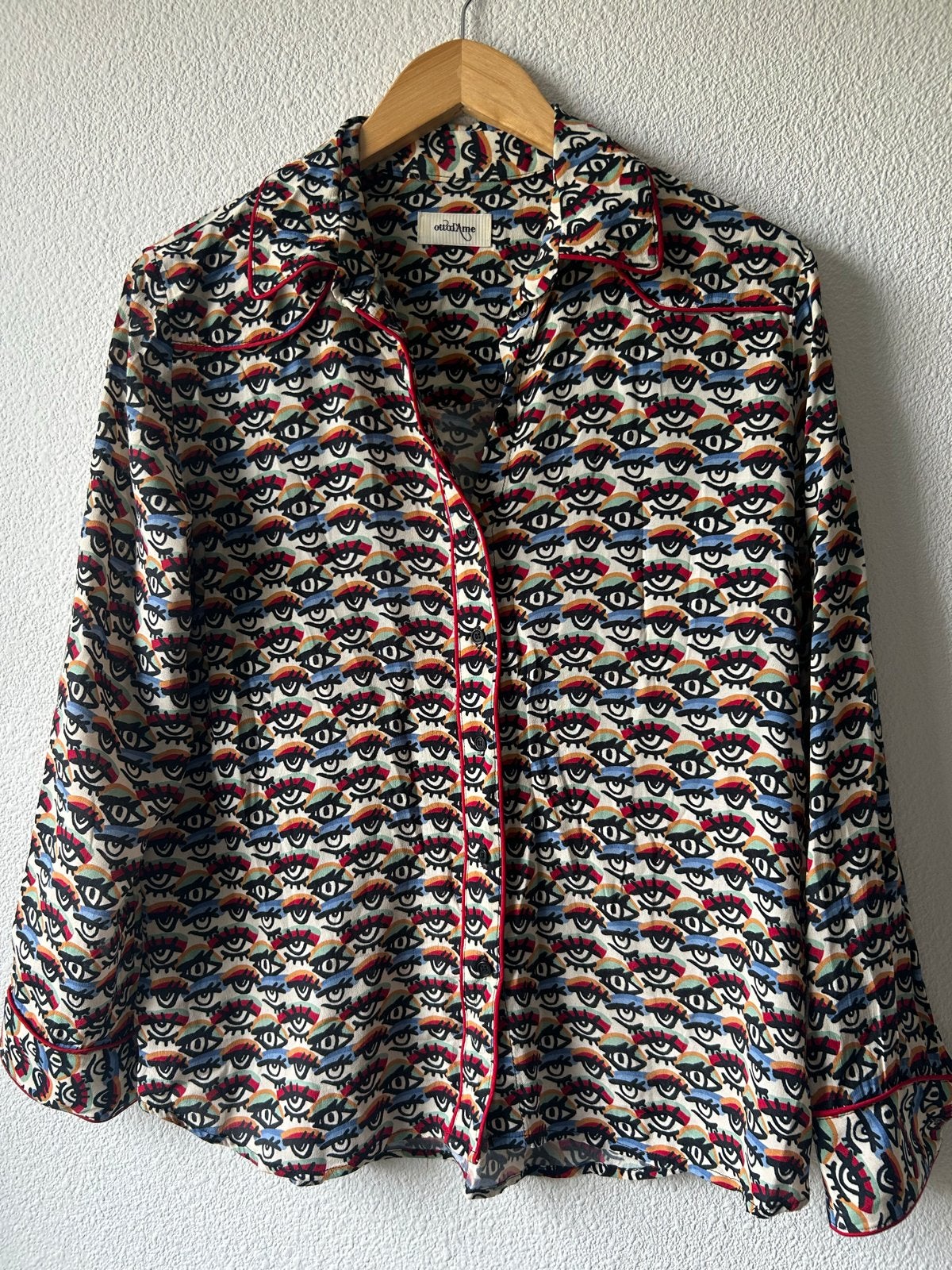 Blouse met ogenprint en rode bies van ottod ame, Kleding | Dames, Blouses en Tunieken, Verzenden, Zo goed als nieuw, Maat 38/40 (M)