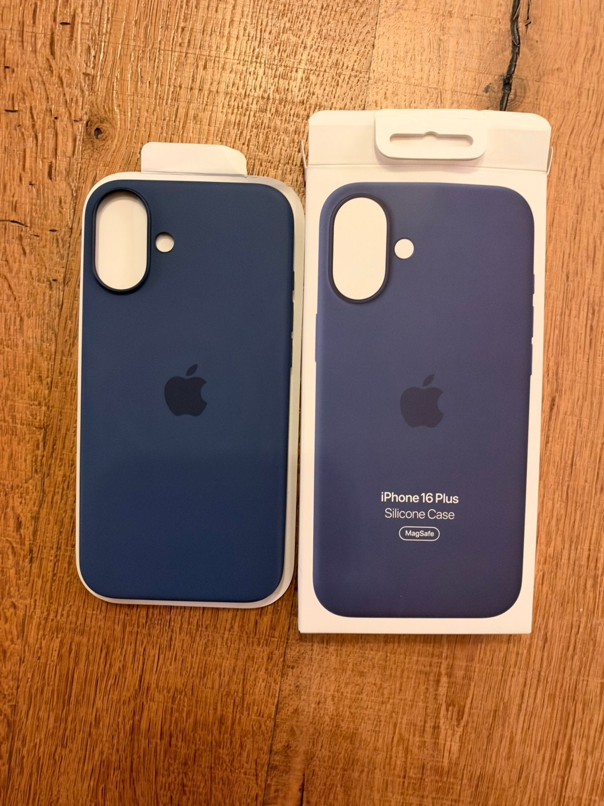iPhone 16 Plus Silicone Case Denim Blue/Blauw ORIGINEEL