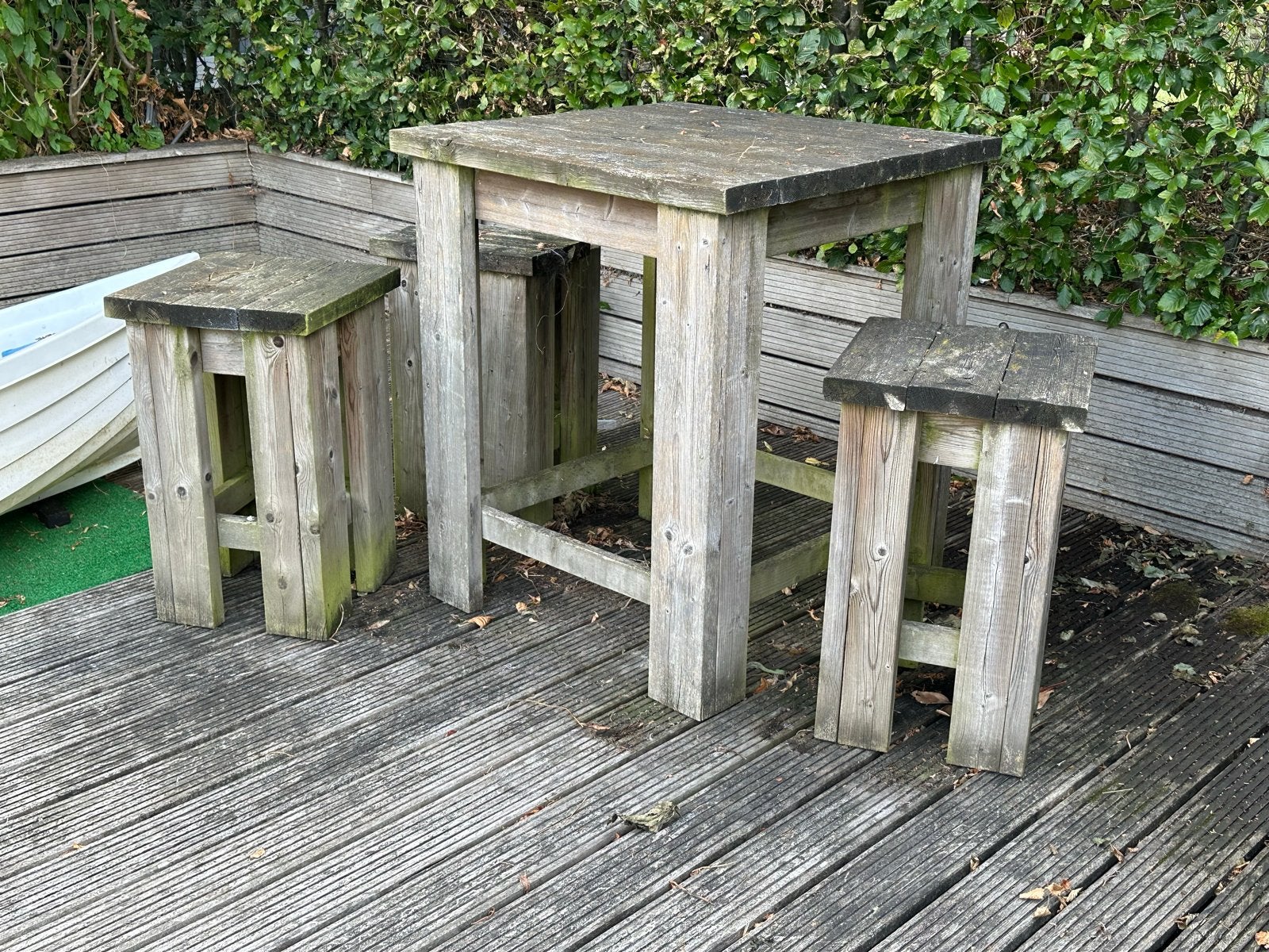 Houten statafel met drie krukken, Ophalen, Gebruikt