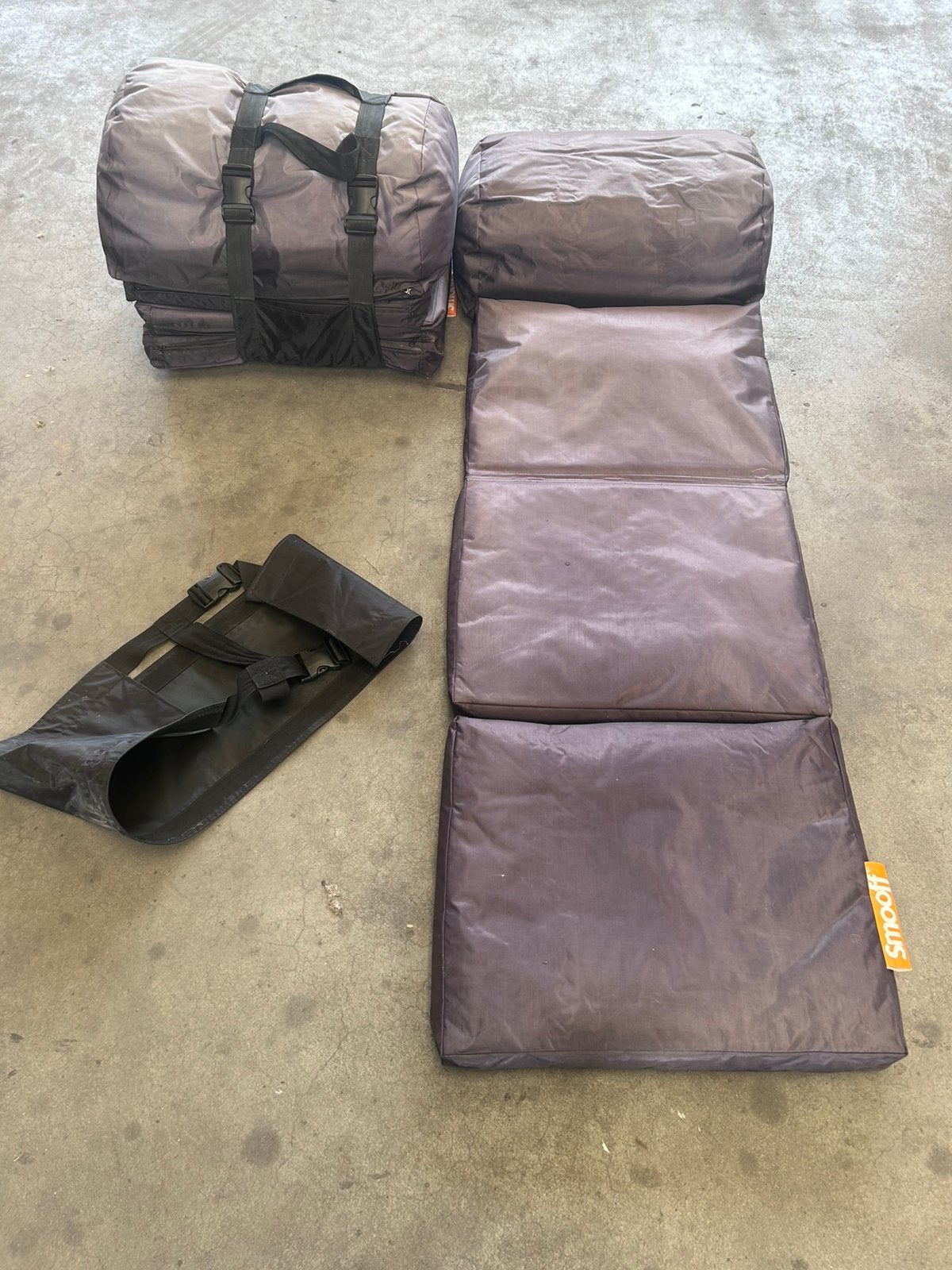 2 x Smooff lounge camping bed matras zwart grijs vakantie, Ophalen, Ingebouwde pomp, Gebruikt, 1-persoons