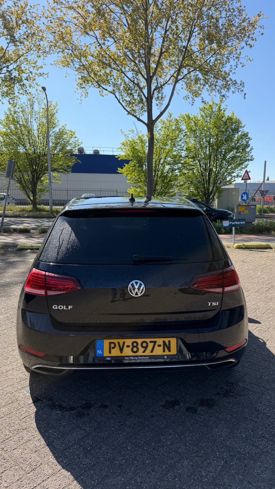 Volkswagen Golf 1.0 TSI 110pk 5D 2017 Zwart, 620 kg, Zwart, Origineel Nederlands, 3 cilinders