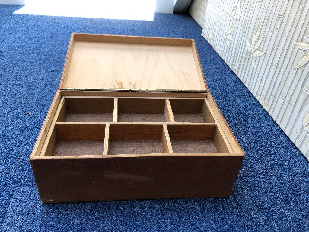Houten opbergdoos met een handige uitneembare vakverdeling, Ophalen of Verzenden, Gebruikt