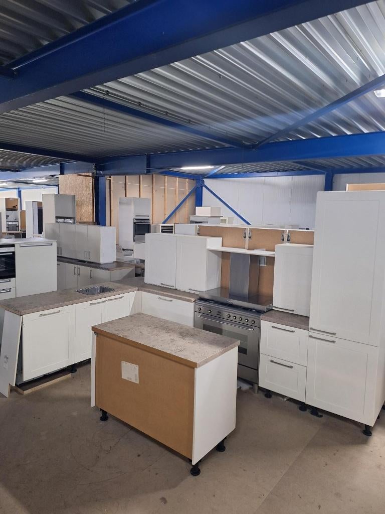 Keuken Compleet 2934 is nu afgeprijsd van €2499 naar €2299, Ophalen of Verzenden, Zo goed als nieuw, Overige typen, Met kookeiland