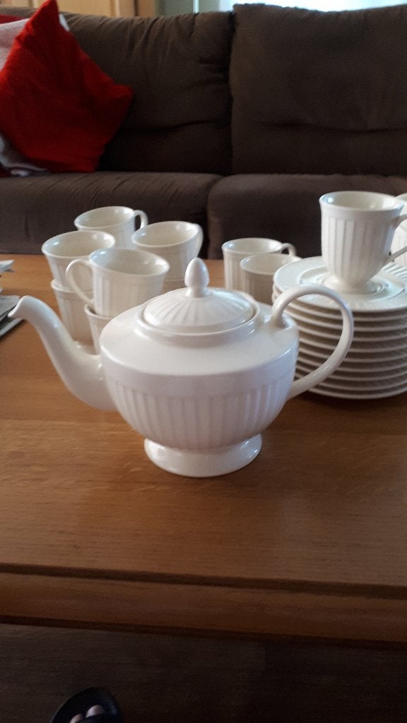 thee koffiepot en kopjes en schotels, Ophalen, Overige materialen, Nieuw, Overige stijlen