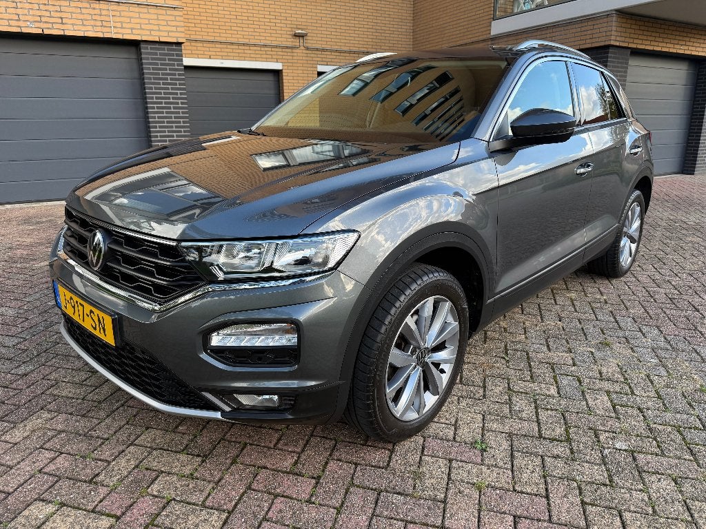 Volkswagen T-Roc 1.0 TSI 115pk 2020 - zeer goed onderhouden, Voorwielaandrijving, Dealer onderhouden, Stof, 1197 kg