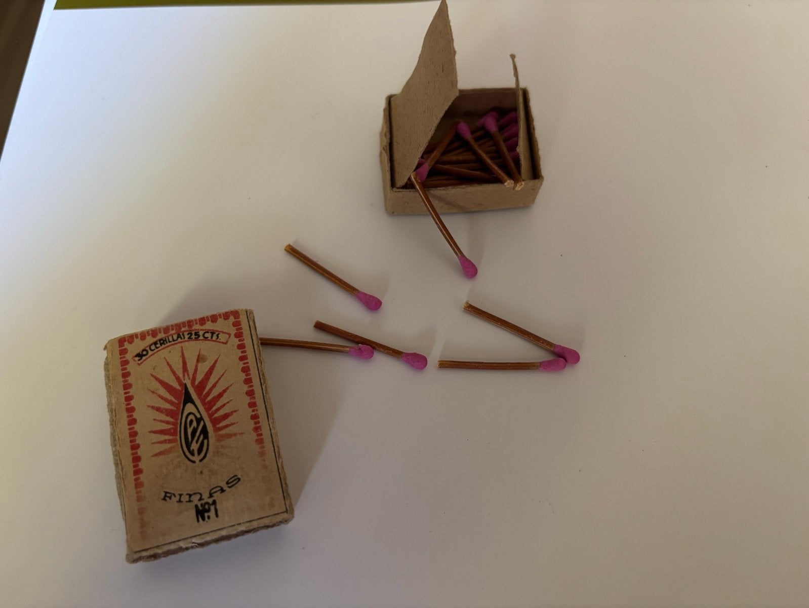Vintage luciferdoosjes met roze lucifers, Verzamelen, Ophalen of Verzenden, Gebruikt, Luciferdoosjes of -merken
