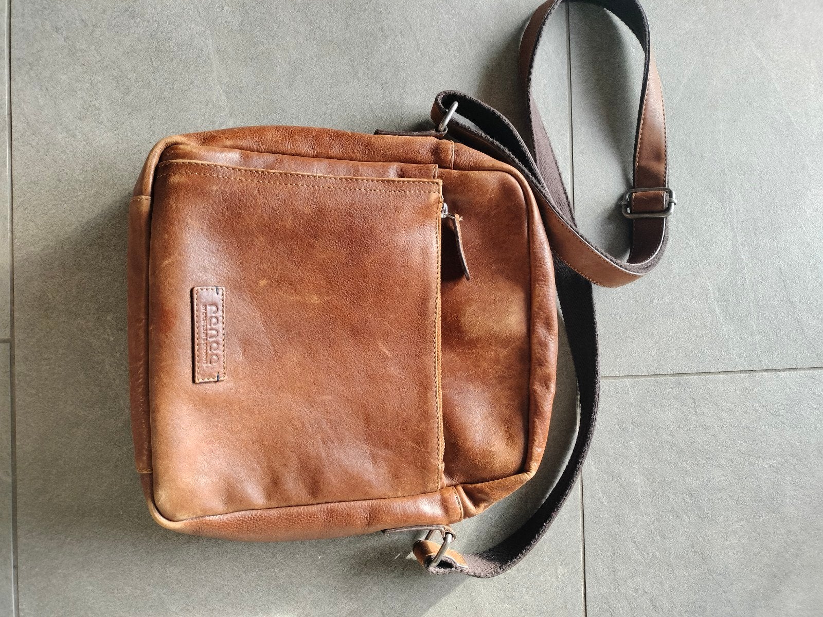 Prachtige Renee by C & B Leren Schoudertas / Crossbody, Sieraden, Tassen en Uiterlijk, Tassen | Schoudertassen, Overige merken