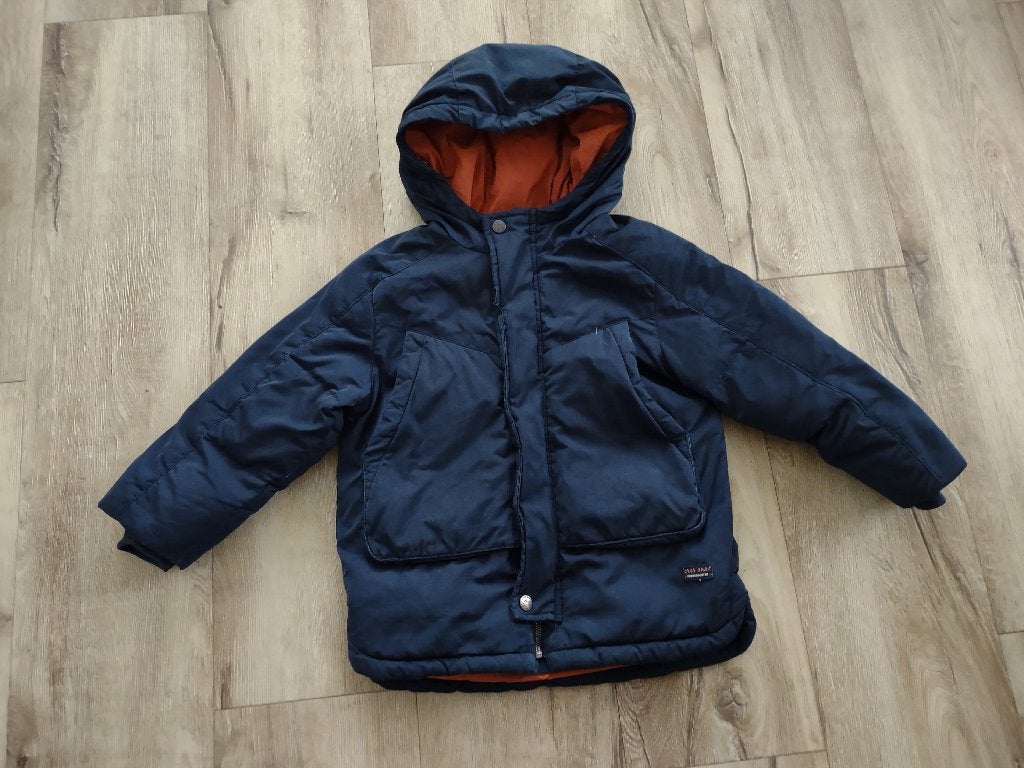 Mooie donkerblauwe winterjas jongen van Zara, 110. Gevoerd., Kinderen en Baby's, Kinderkleding | Maat 110, Gebruikt, Onb, Ophalen of Verzenden