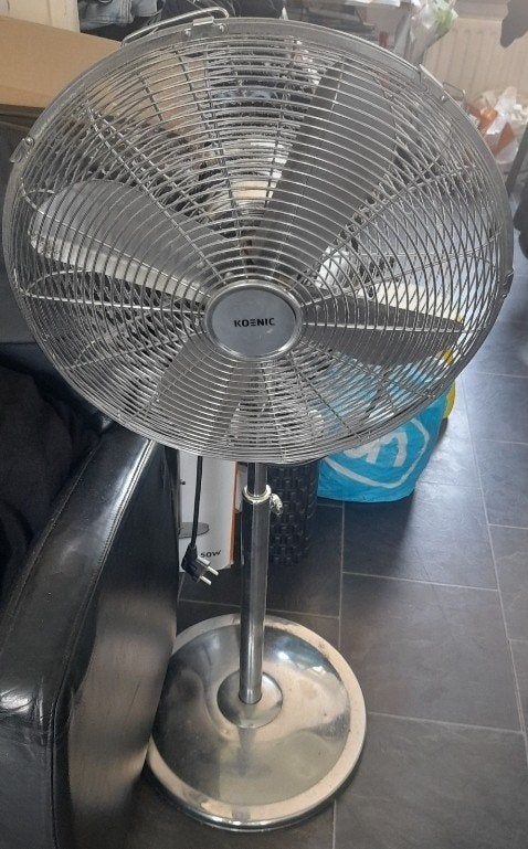 Koenic Statiefventilator - Krachtige verkoeling, Ophalen of Verzenden, Gebruikt, Statiefventilator