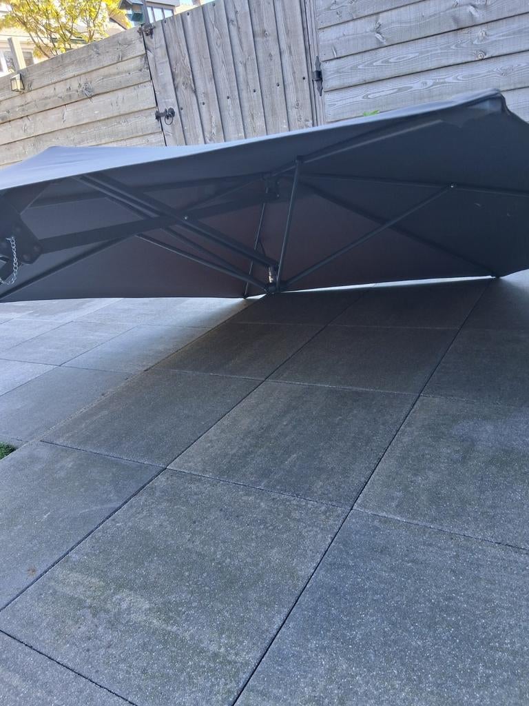 Zweefparasol zonder stang, Ophalen, Gebruikt, Zweefparasol