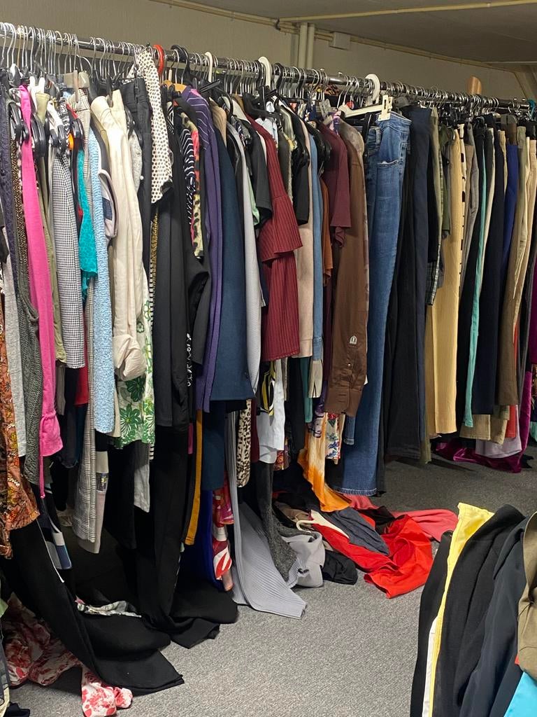 Grote partij tweedehands kleding - Diverse maten en stijlen, Ophalen of Verzenden, Gedragen, Maat 38/40 (M)