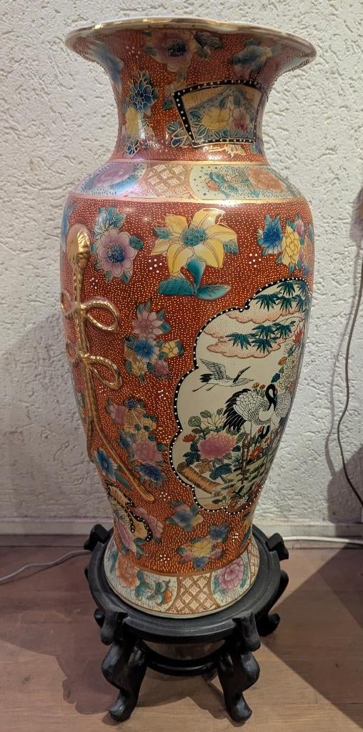 Grote mooie Chinese vaas op bijpassend houten voetstuk 76cm, Antiek en Kunst, Ophalen