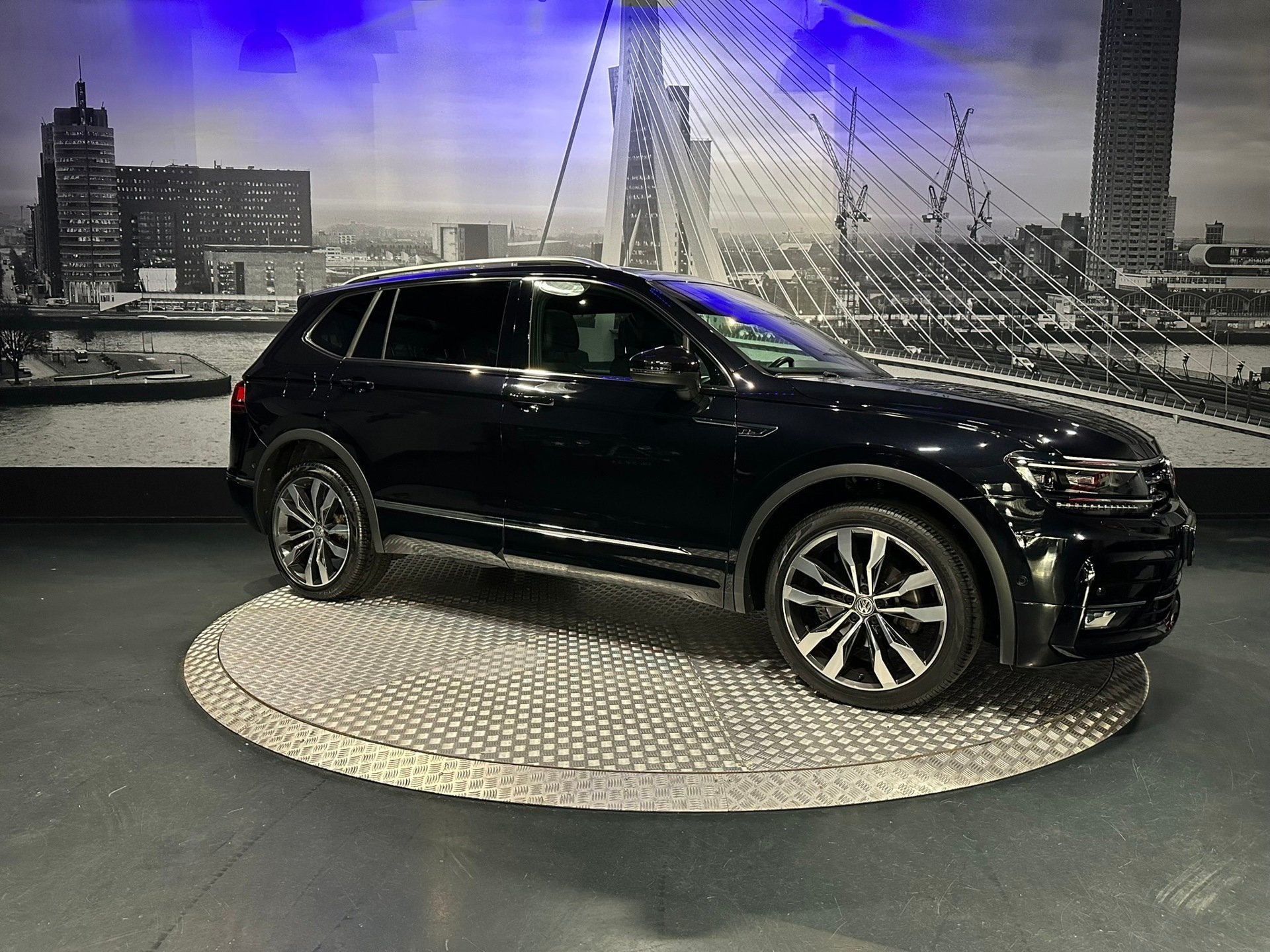 Volkswagen Tiguan Allspace 1.5 TSI Highline Business R 7p. *, Dealer onderhouden, 4 cilinders, 150 pk, Zwart