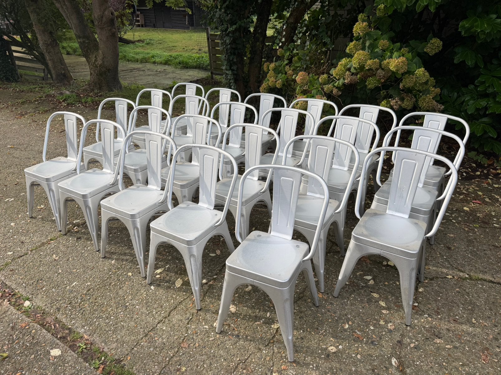 OPRUIMING!!!!!  Stoelen banken lampen horeca decoratie kijk, Antiek en Kunst, Ophalen
