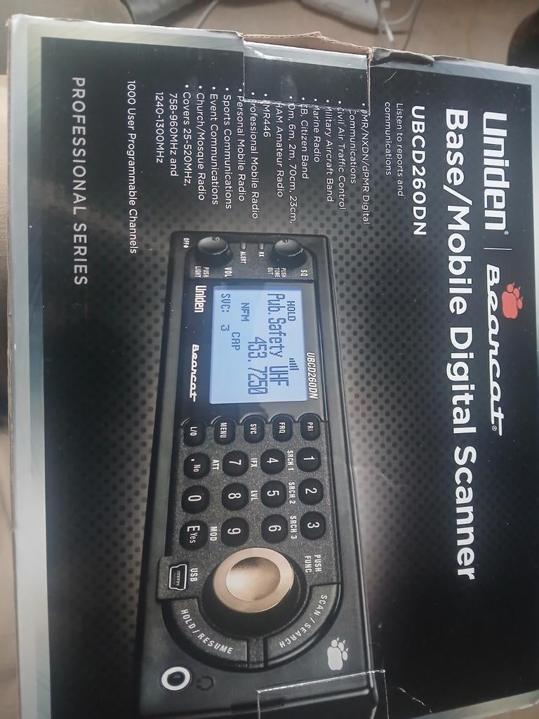 Uniden UBCD260DN Digitale Scanner - Zo goed als nieuw, Telecommunicatie, Scanners, Ophalen, Zo goed als nieuw, 500 kanalen of meer