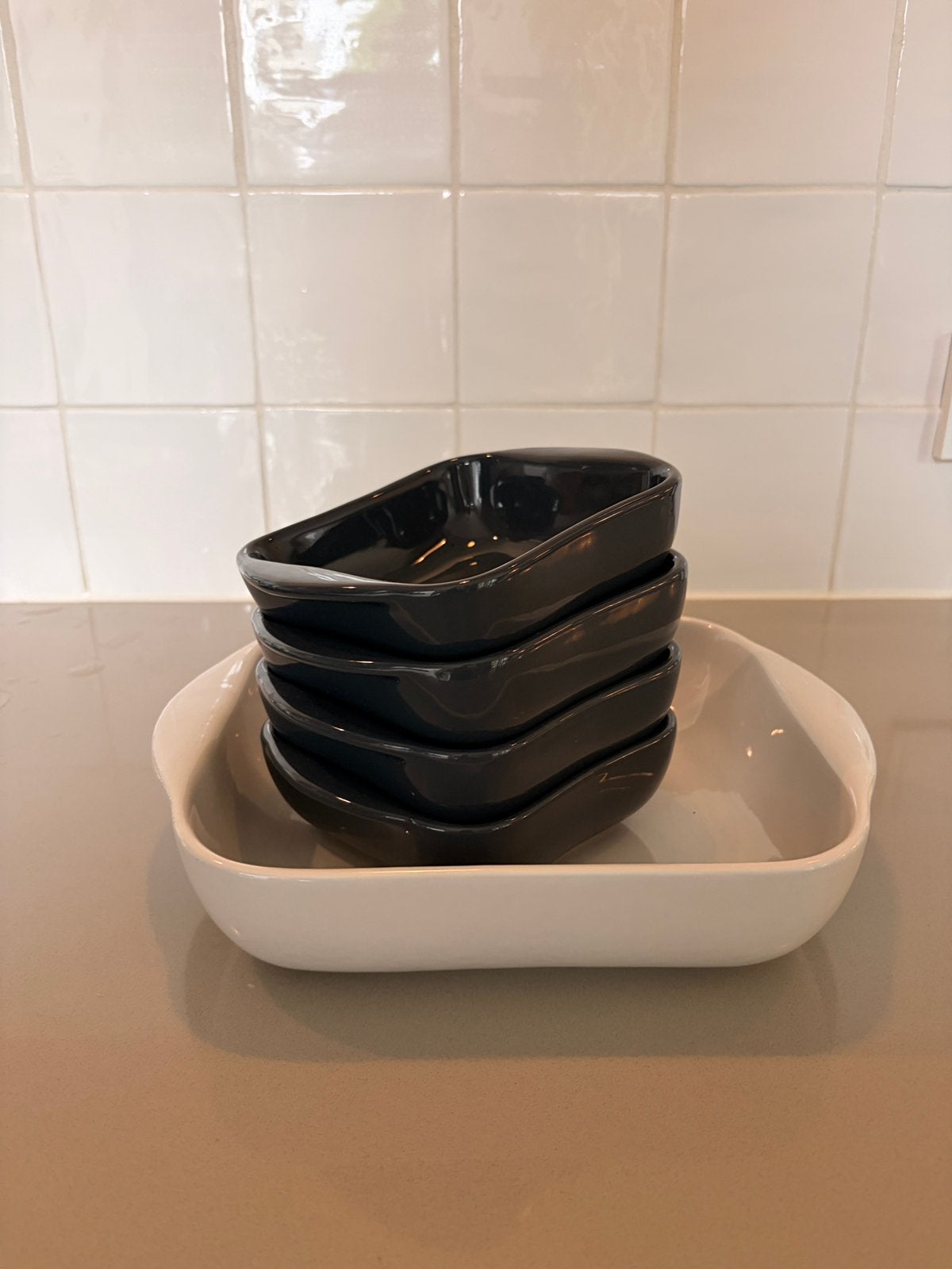 Vivo overschaal + Vivo kleine ovenschaaltjes, Ophalen, Zo goed als nieuw, Steen/keramiek, Wit