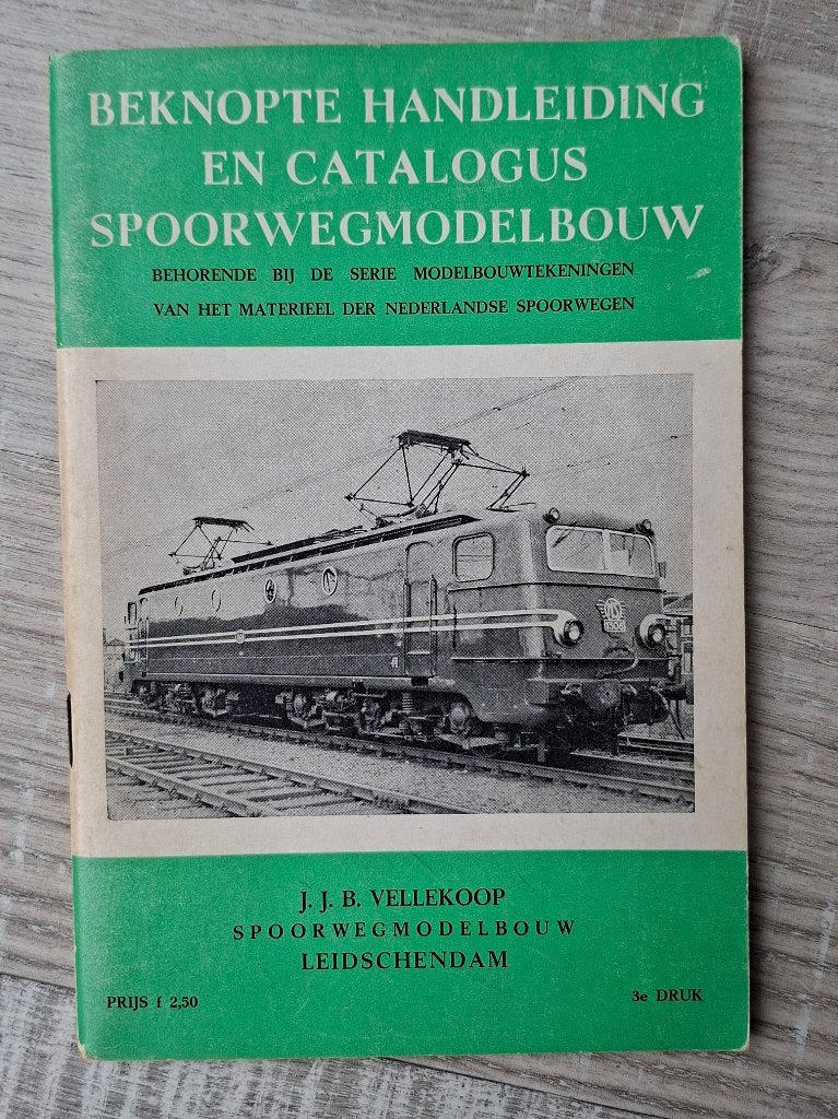 Beknopte handleiding en catalogus Spoorwegmodelbouw, Ophalen of Verzenden, Zo goed als nieuw, Trein, Boek of Tijdschrift