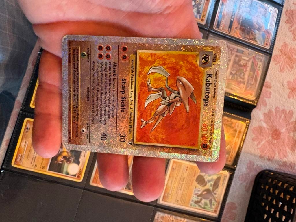 Kabutops legendary reverse holo, Ophalen of Verzenden, Zo goed als nieuw, Meerdere kaarten, Foil
