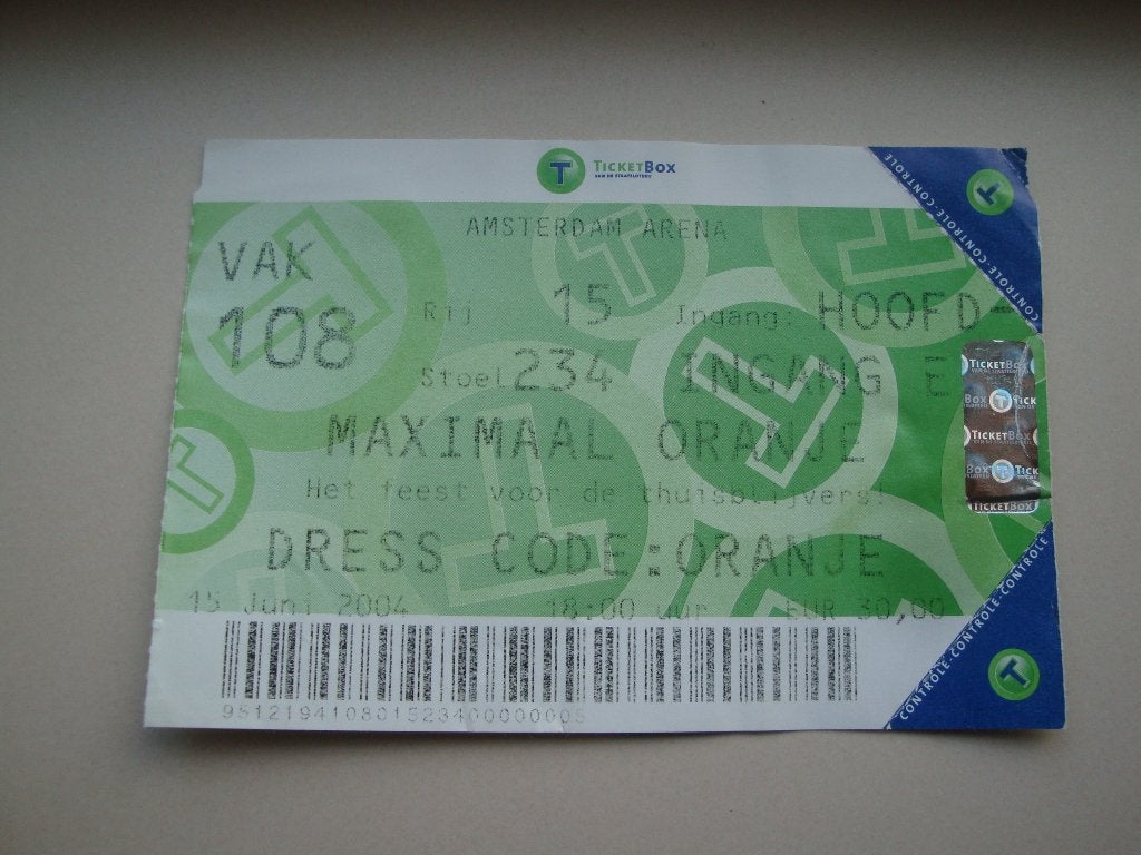Lot concertkaartje Maximaal Oranje 15 juni 2004 nr. 88., Eén persoon, Juni