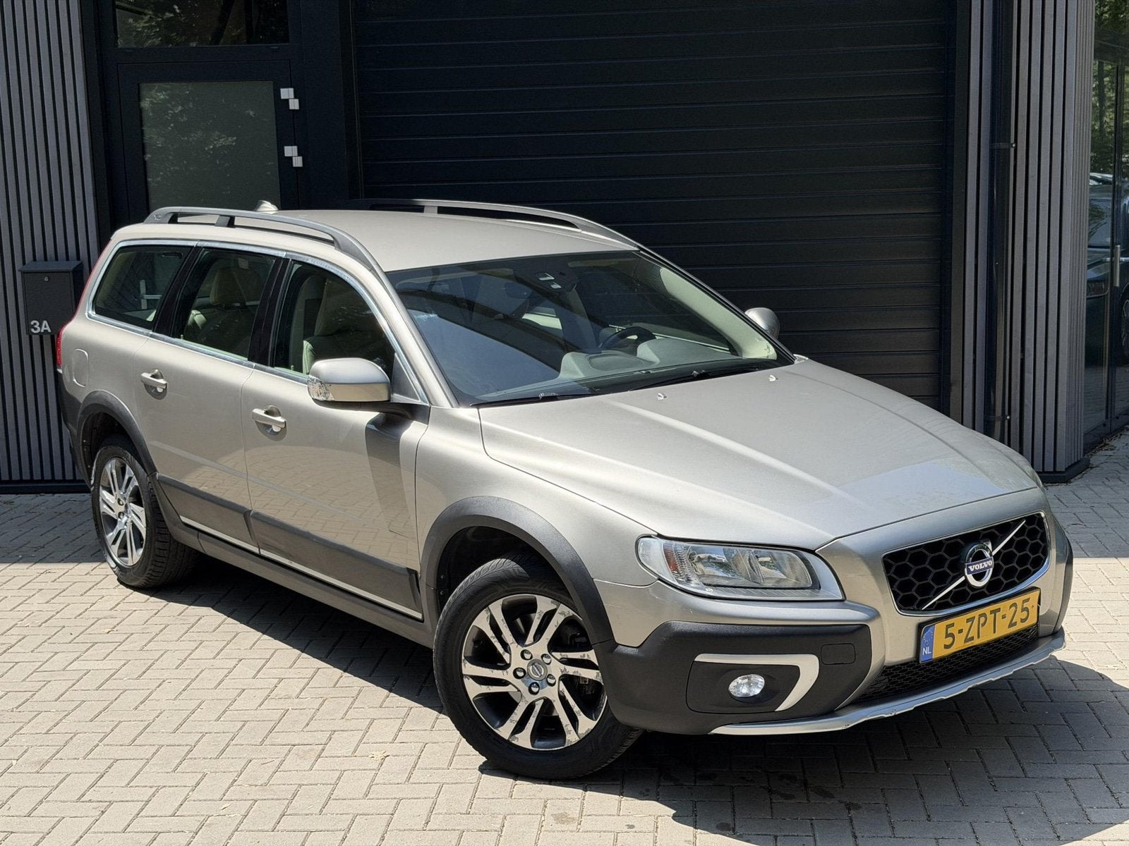 Volvo XC70 2.0 T5 FWD Nordic+ (bj 2015, automaat), Automaat, 15 km/l, Euro 6, 4 cilinders