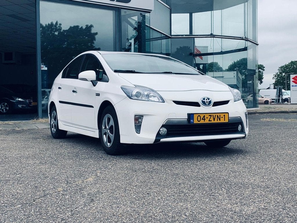 Toyota Prius 1.8 Plug-in Aspiration, Leder bekleding, Trekha, Euro 5, Gebruikt, Zwart, Stoelverwarming