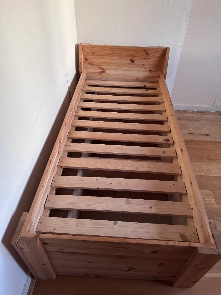 Houten kinderbed met 3 lades, Ophalen, 85 tot 100 cm, Gebruikt, Lattenbodem